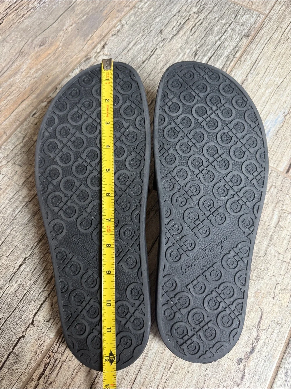 Salvatore Ferragamo Amos slide Logo sandals size: 12